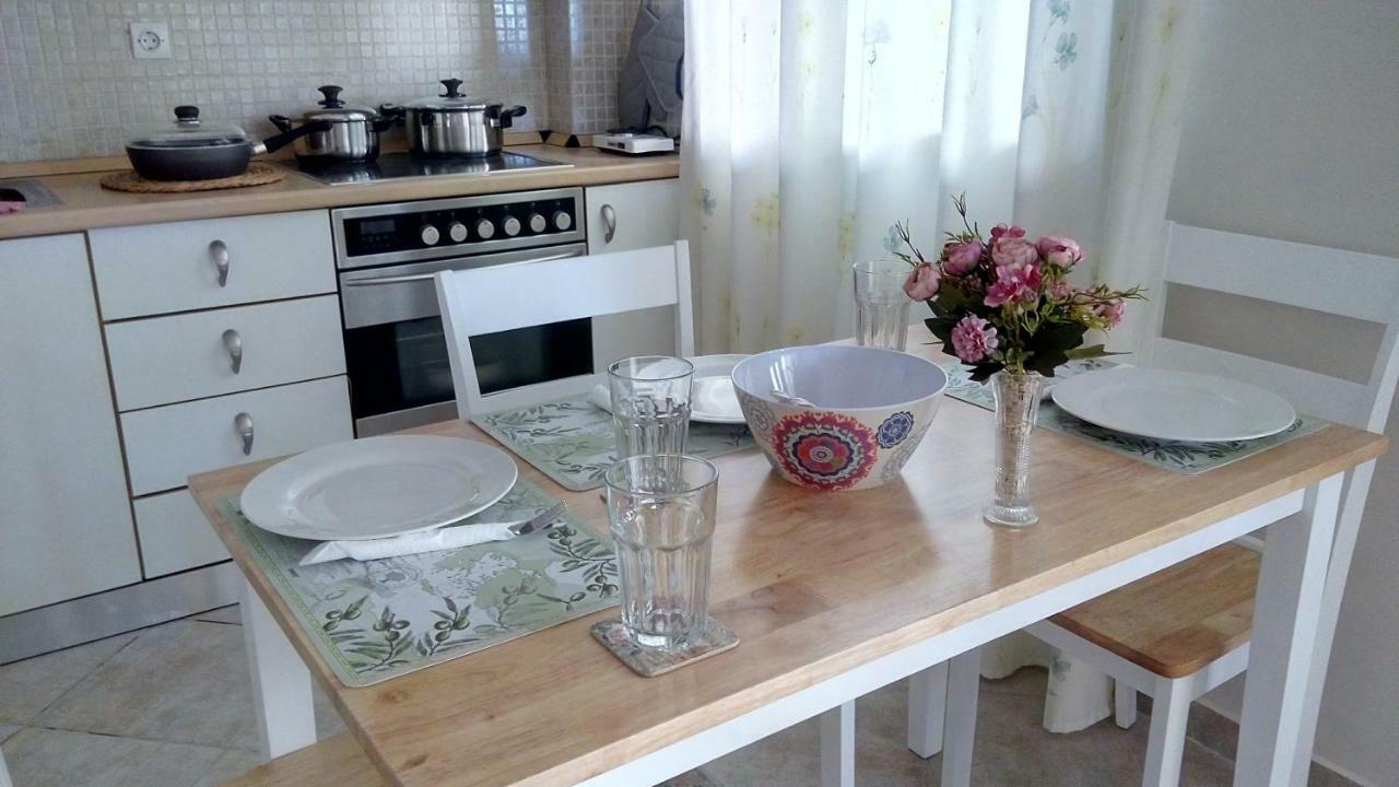 Cute Maisonette No2 On Coastal Sidewalk Nikiti  Luaran gambar