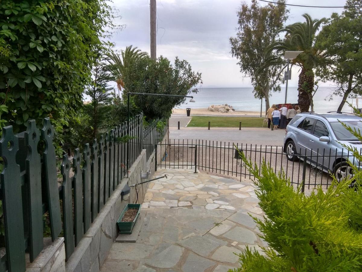 Cute Maisonette No2 On Coastal Sidewalk Nikiti  Luaran gambar